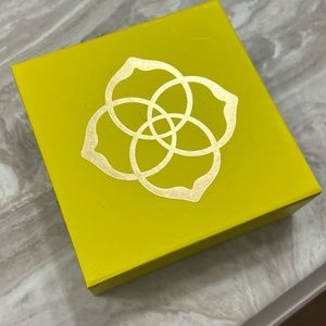 Kendra Scott gift box